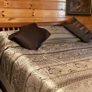 Elegant Gray and Brown Bedding Set